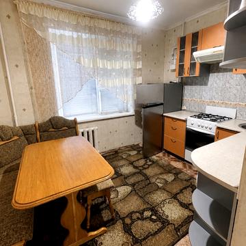 Добровольців пров., 6