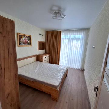 Подільська вул., 10/2