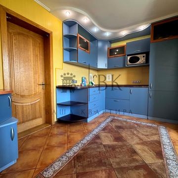 Автозаводська вул., 43