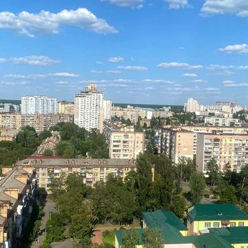 Севастопольська вул., 17