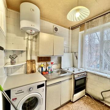 Революції Гідності вул. (Супруна), 5
