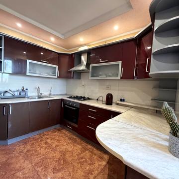 Незалежності вул., 162