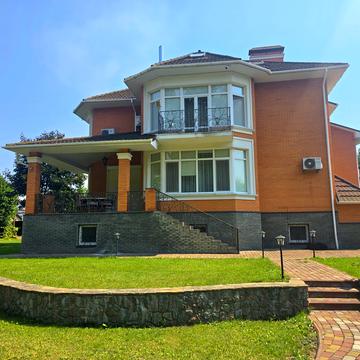 Панаса Мирного вул., 9
