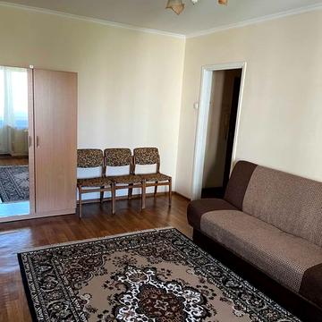 Йорданська вул. (Лайоша Гавро), 11