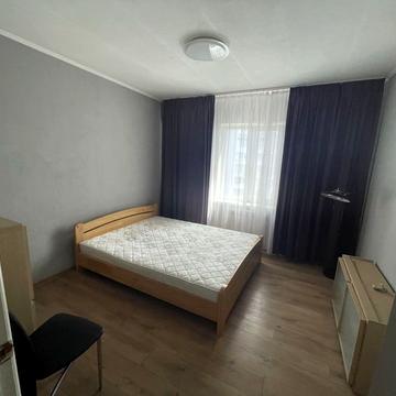 Ревуцького вул., 7
