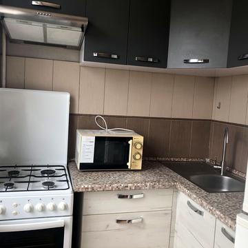 Валентинівська вул., 13а