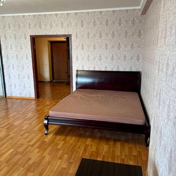 Саперно-Слобідська вул., 22