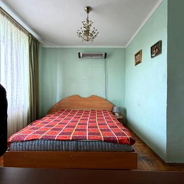 Пасічна вул., 81