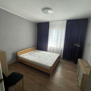 Ревуцького вул., 7