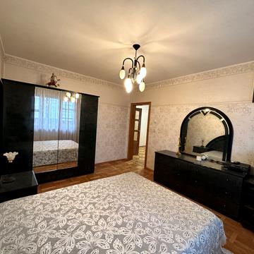 Бориса Гмирі вул., 5