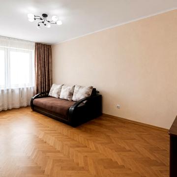 Срібнокільська вул., 20