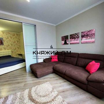 Єлизавети Чавдар вул., 13