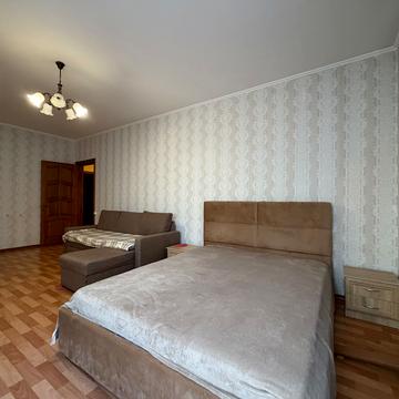 Миколи Бажана просп., 12