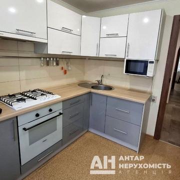 Михайлівська вул., 9