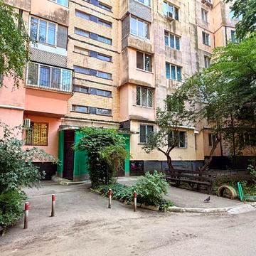 Академіка Заболотного вул., 38