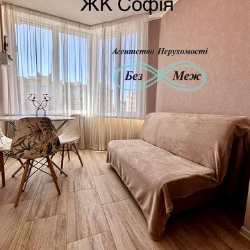 Академіка Амосова вул., 63