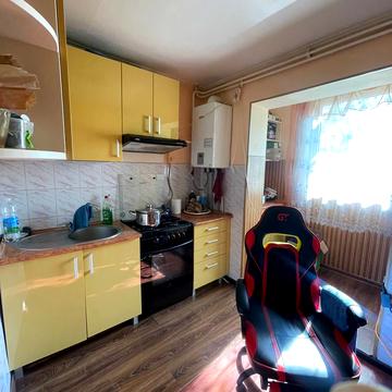 Євгена Коновальця вул., 136б