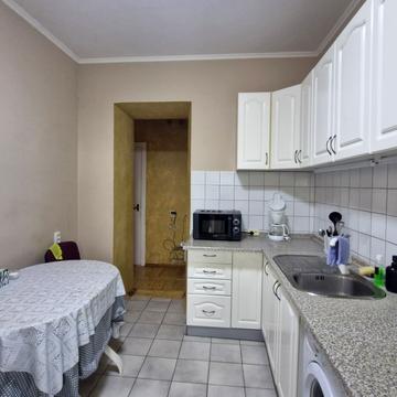Старонаводницька вул., 8