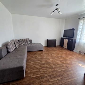 Подільська вул., 4