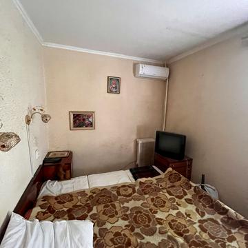 Інститутська вул., 20/2