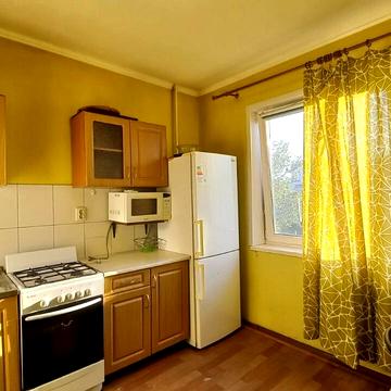 Зої Гайдай вул., 6