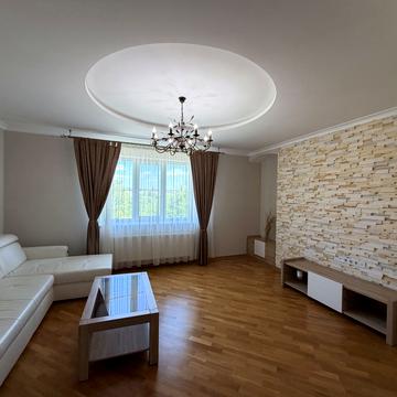 Миколи Куліша вул., 32
