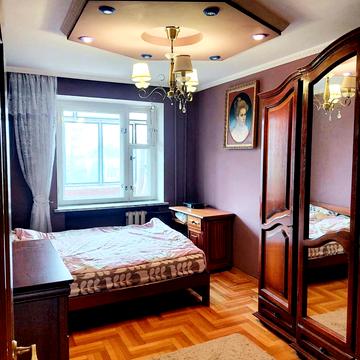 Євгена Патона вул., 6