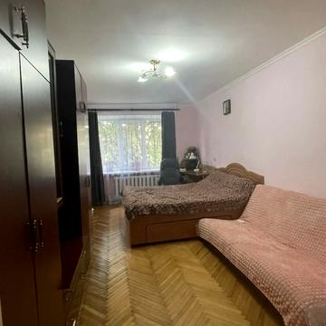 Олександра Довженка вул., 4/2