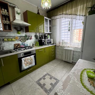 Романа Шухевича вул., 24