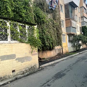 Кондрашина вул., 18