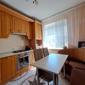 Володимира Лучаковського вул., 5