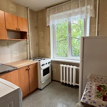 Академіка Булаховського вул., 38