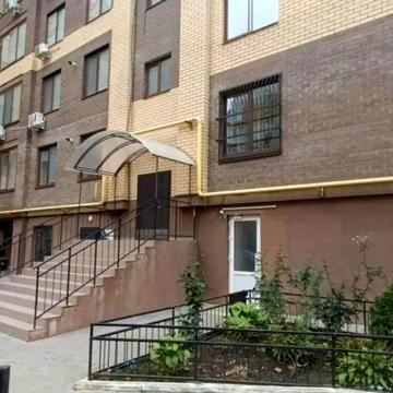 Михайла Грушевського вул., (Будинок 6)