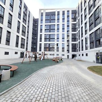 Данила Галицького вул., 25