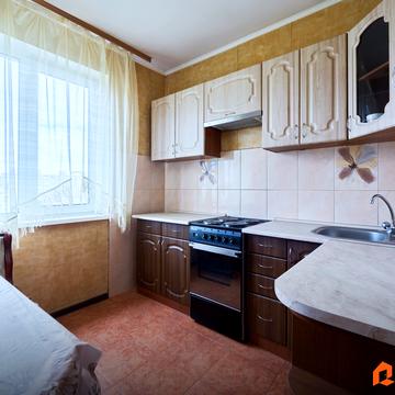 Радунська вул., 42/10