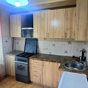 Автозаводська вул., 25