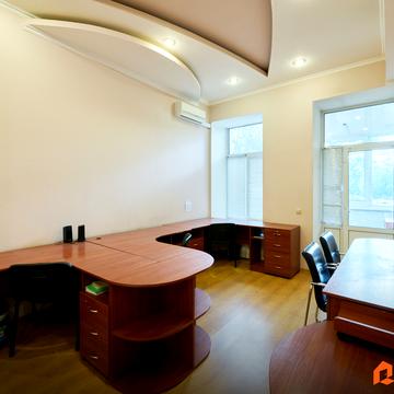 Тараса Шевченка бульв., 31