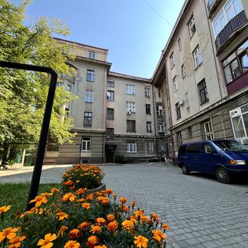 Грюнвальдська вул., 15