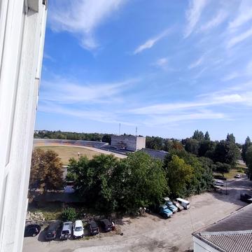 Володимира Стельмаха вул. (Курчатова), 1-Б