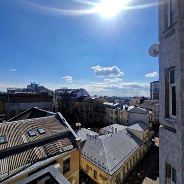 Стрілецька вул., 28