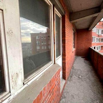 Анни Ахматової вул., 13-Д