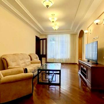 Круглоуніверситетська вул., 3-5