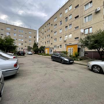 Пасічна вул., (Будинок 1)