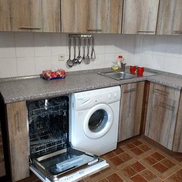 Лесі Українки бульв., 8