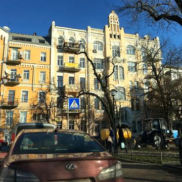 Ярославів Вал вул., 4