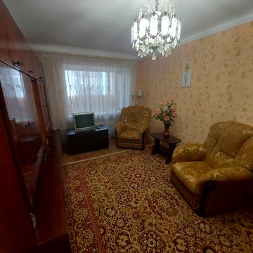 Космонавтів вул., 73-А