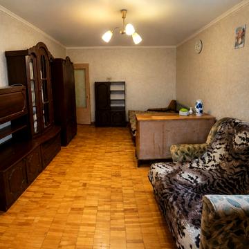 Вячеслава Чорновола вул., 8