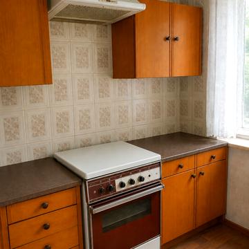 Академіка Корольова вул., 98/1