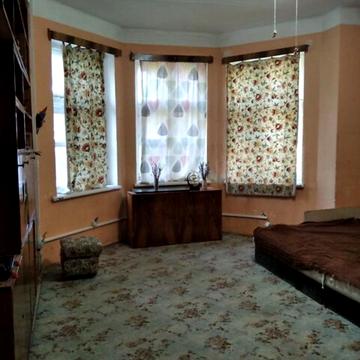 Острівна вул., 32