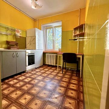 Вінстона Черчилля вул. (Червоноткацька), 20